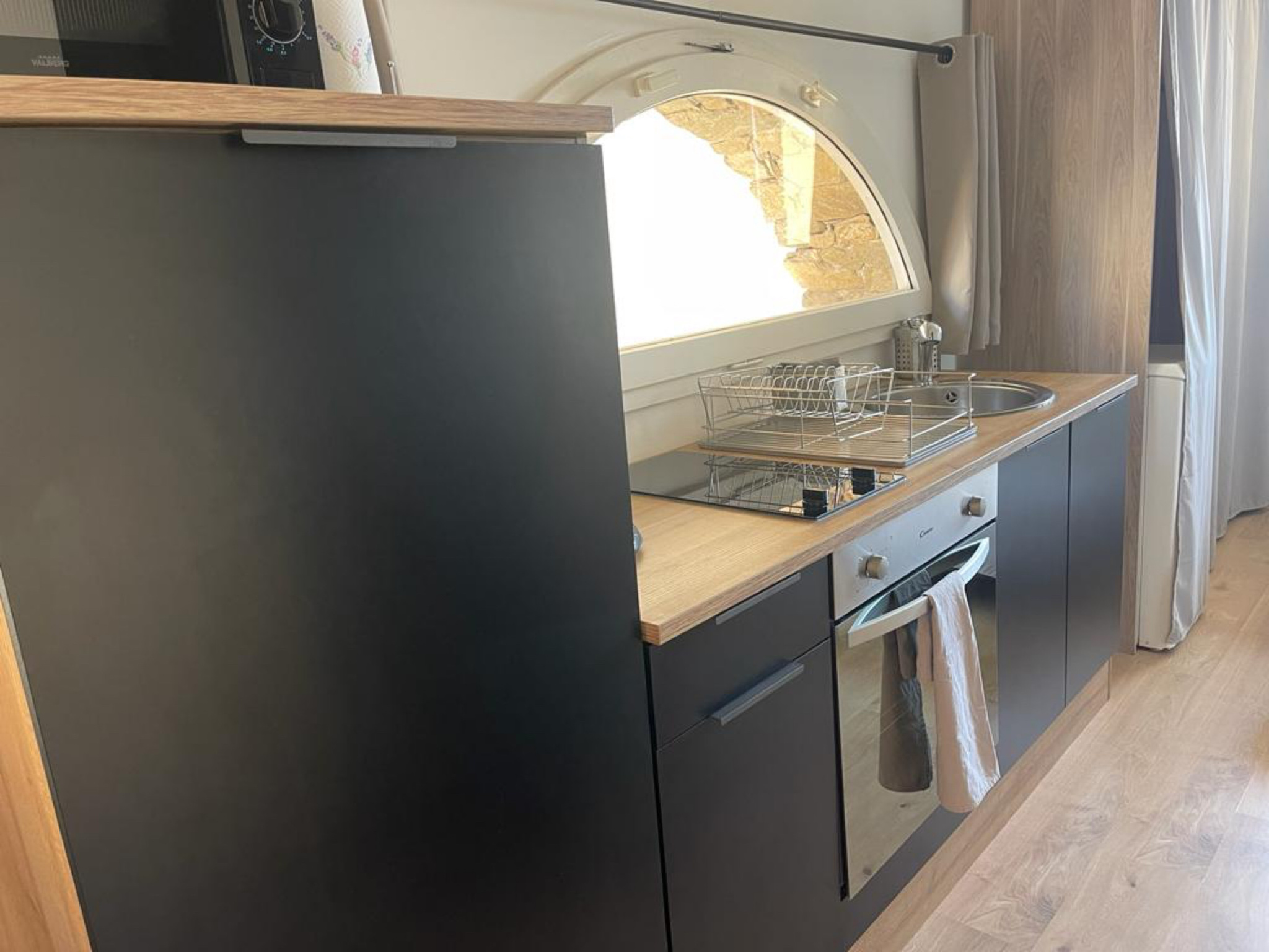83700 SAINT RAPHAEL Appartement T1/2 Vue Mer RDC PISCINES