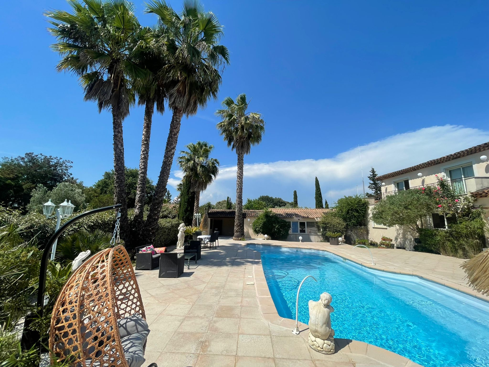 83520 ROQUEBRUNE SUR ARGENS PROCHE GOLF PROPIETE 2 MAISONS, CABANON POOL HOUSSE GRANDE PISCINE